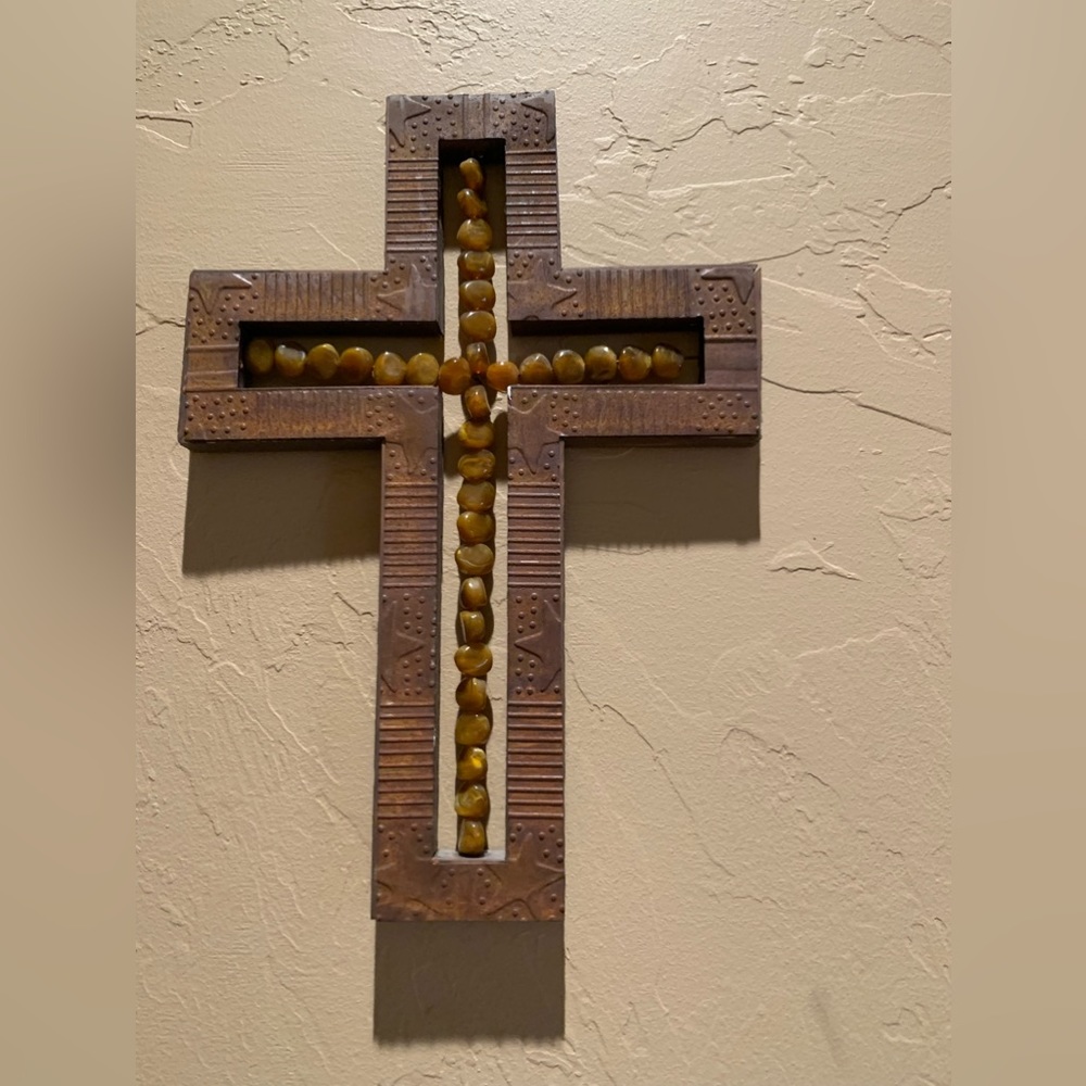 ▫️70s Beaded Brown Cross Wall Decor